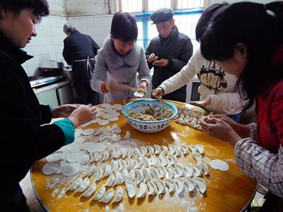 大年初一吃什么,大年初一包饺子