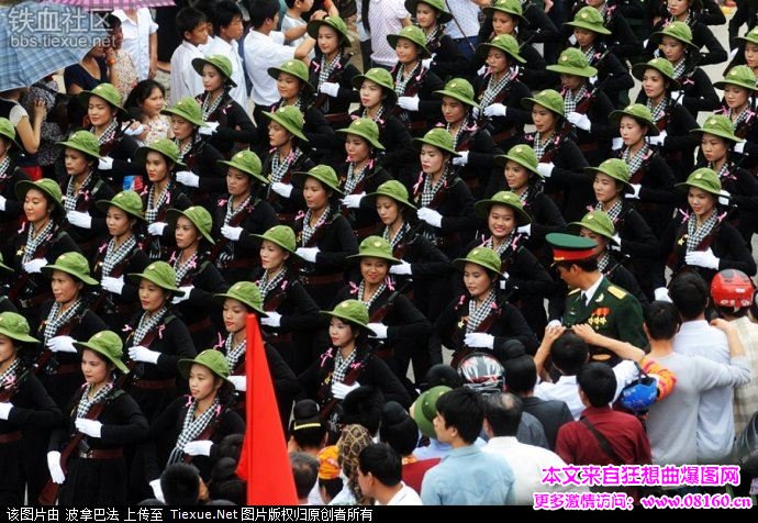 越南阅兵女子方队视频，越南阅兵很像中国！