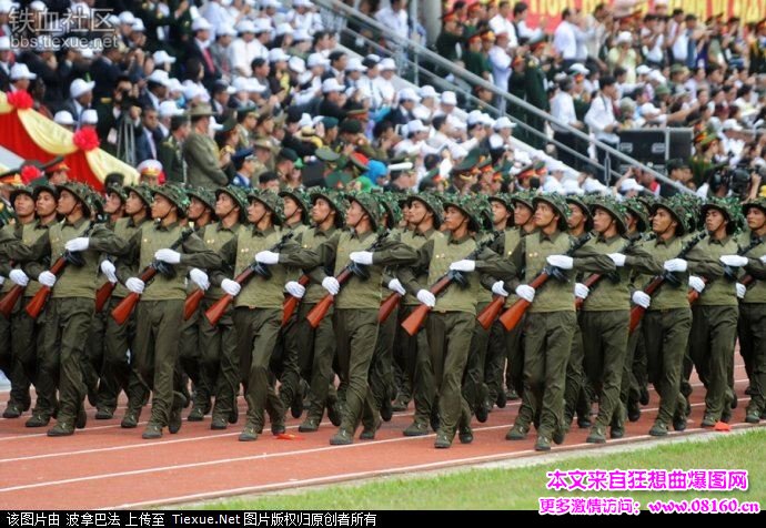 越南阅兵女子方队视频，越南阅兵很像中国！