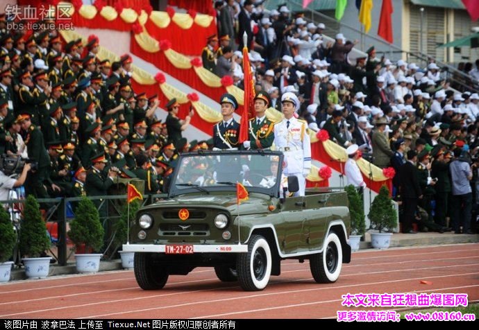 越南阅兵女子方队视频，越南阅兵很像中国！