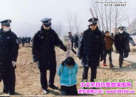 女罪犯执行死刑图片，被执行枪决刑场图片女