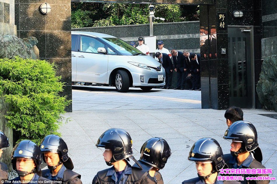 日本最暴力黑帮老大被抓，黑帮组织Kudokai的头目被抓现场图