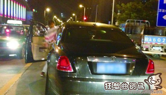 女司机撞上500万豪车，撞上豪车怎么办？