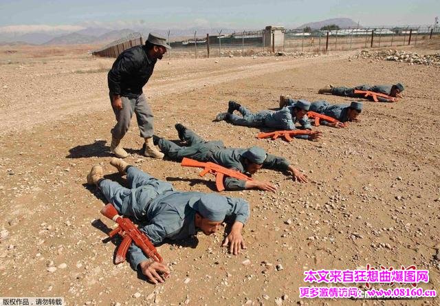 阿富汗战争死亡图片，美国在阿富汗死了多少人？