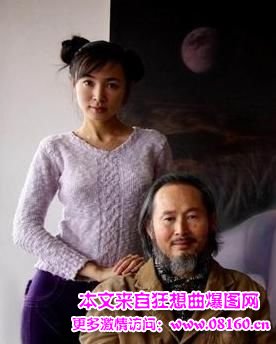 给父亲当裸模的女人图片，女裸模工作现场视频