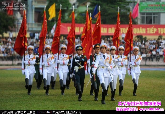 越南阅兵女子方队视频，越南阅兵很像中国！