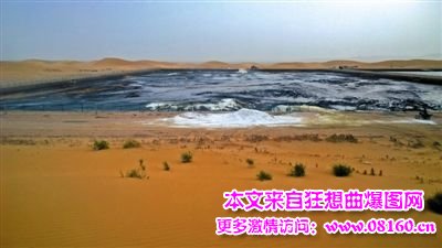 内蒙古沙漠现巨型排污池，内蒙古腾格里沙漠非法排污