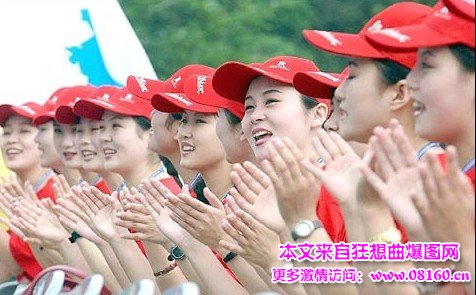 朝鲜女士兵尴尬穿军装图片，朝鲜女士兵尴尬图片